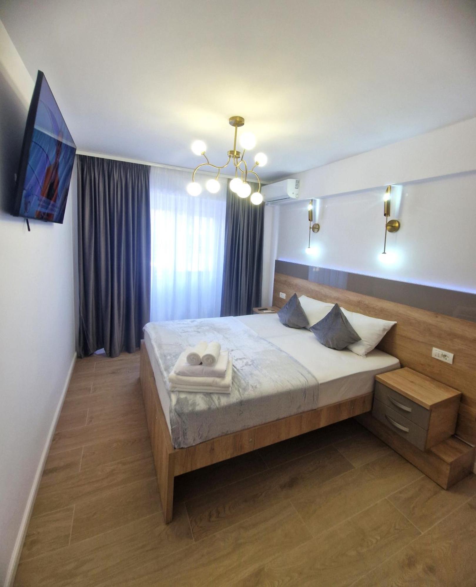 Ultracentral Luxury Apartament Curtea De Arges Exterior photo