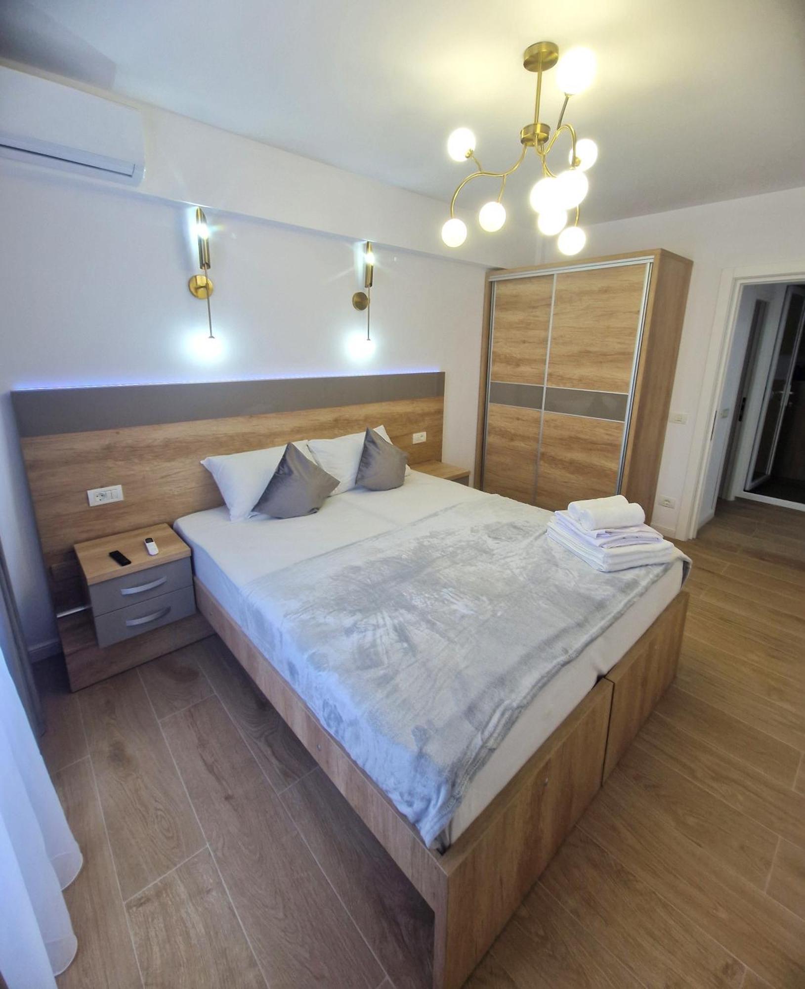 Ultracentral Luxury Apartament Curtea De Arges Exterior photo