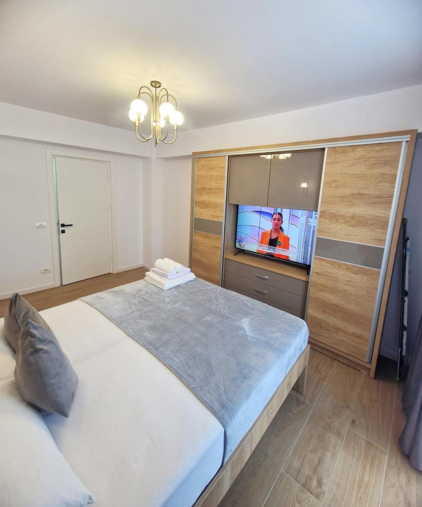 Ultracentral Luxury Apartament Curtea De Arges Exterior photo
